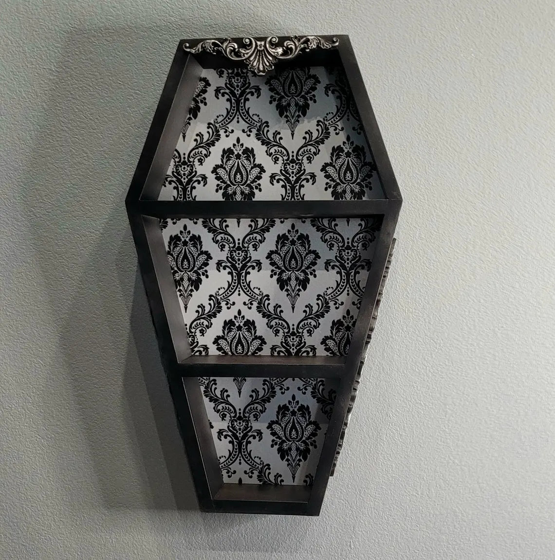 2 Foot Deluxe Coffin Shelf(Red or Silver)