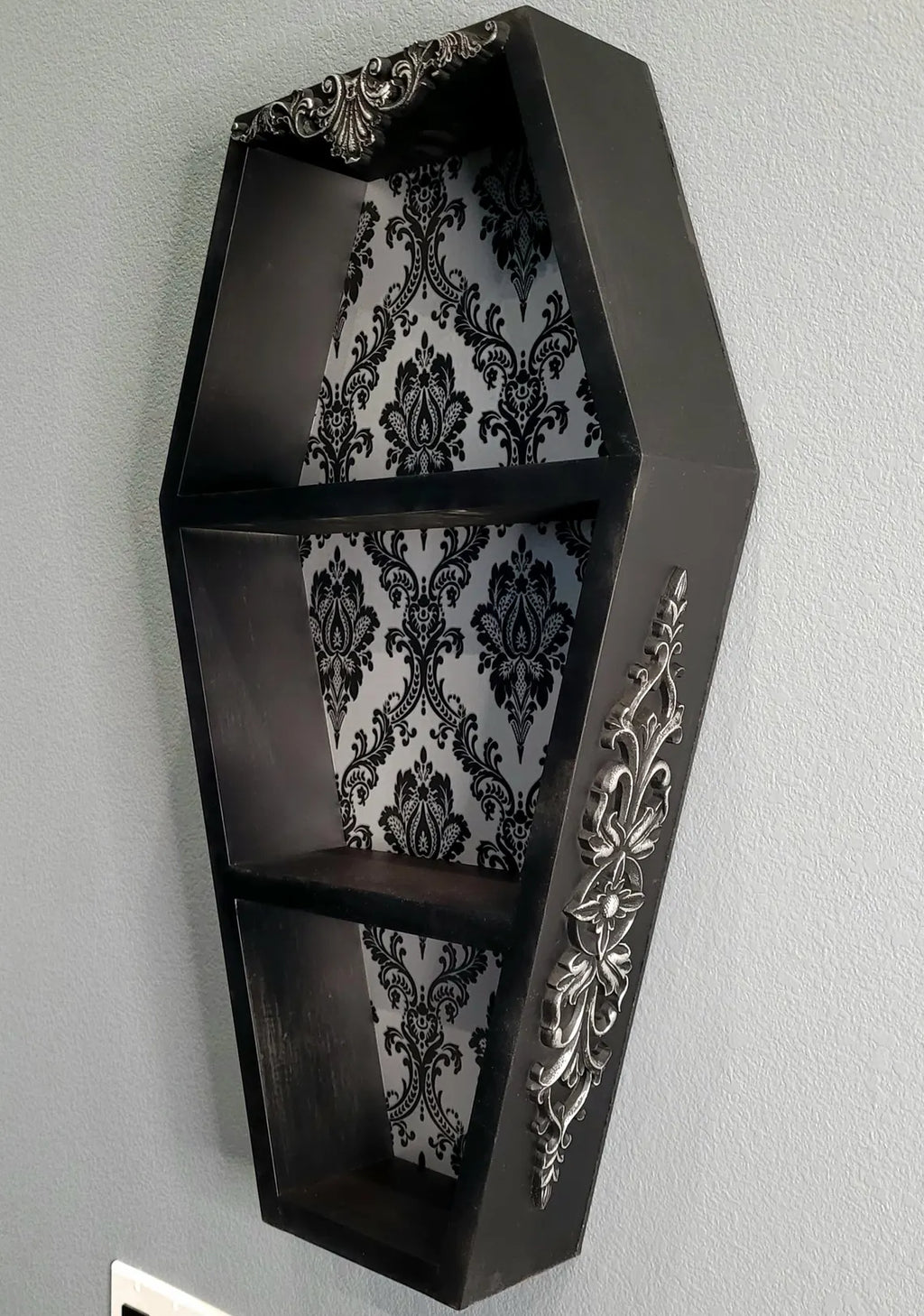 2 Foot Deluxe Coffin Shelf(Red or Silver)